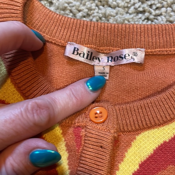 ModCloth, cropped sweater sz S - Picture 2 of 3